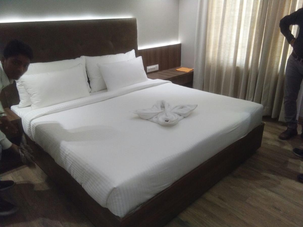 Hotel City Crown Mandsaur 외부 사진